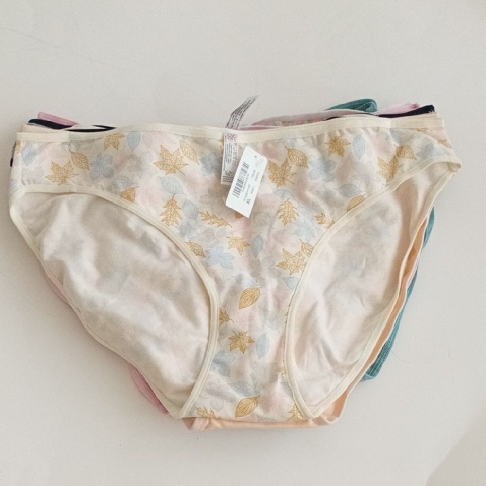 10 Pieces La Vie En Rose Panties Size XL Multi-Colour Pattern Bikini Style